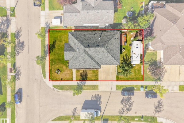 Family room - 1 Mullen Co, Leduc, AB T9E6S3 Photo 4