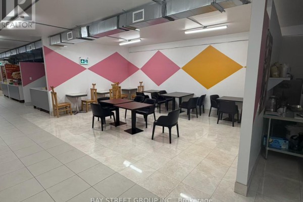 1 Or 5 - 648 Spadina Avenue, Toronto, ON M5S2H7 Photo 4