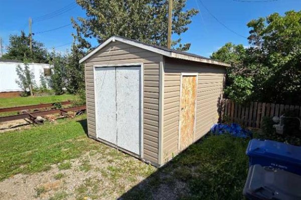 1 Park Ave, Carstairs, AB, photo 2