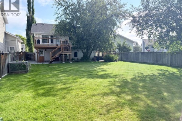 3pc Bathroom - 1 Park Close, Whitecourt, AB T7S1S7 Photo 4
