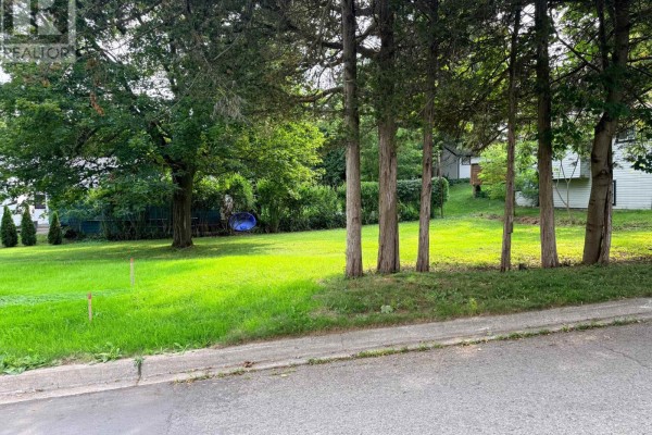 10 Park Lane, St  Marys, ON, photo 2