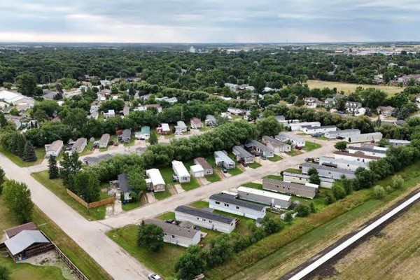 1 Parkwood Street, Morden, MB R6M0A8 Photo 2