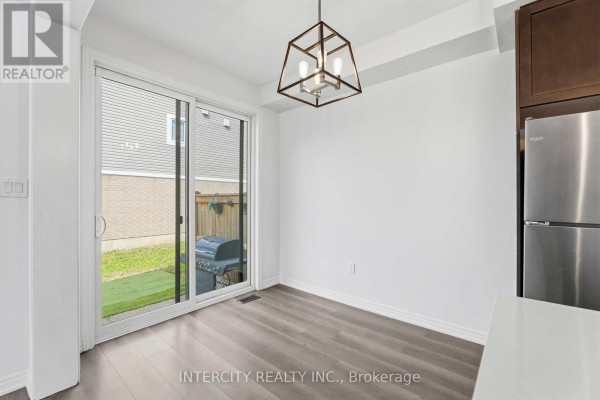 1 Pelican Lane, Hamilton, ON, photo 2