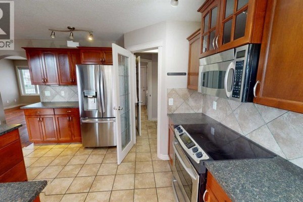 Primary Bedroom - 1 Pinnacle Key, Grande Prairie, AB T8W2V5 Photo 5