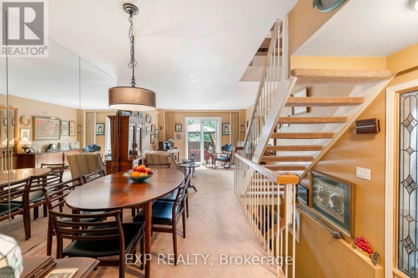 Kitchen - 1 Quarry Court, Toronto, ON M4J5A6 Photo 5