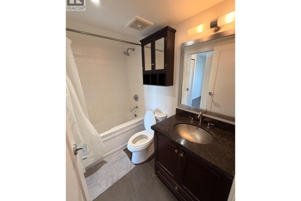 1 Renaissance Square, New Westminster, BC V3M0B6 Photo 5