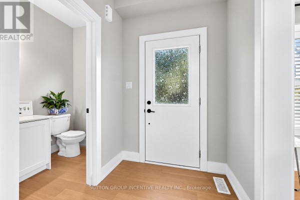 1 Rice Lane, Orillia, ON L3V8M3 Photo 4