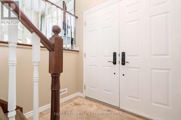 Living room - 1 Rigby Drive, Wasaga Beach, ON L9Z1J1 Photo 4