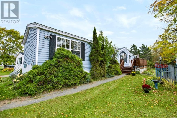 Eat in kitchen - 1 Rosewood Drive, Amherst, NS B4H4N8 Photo 2