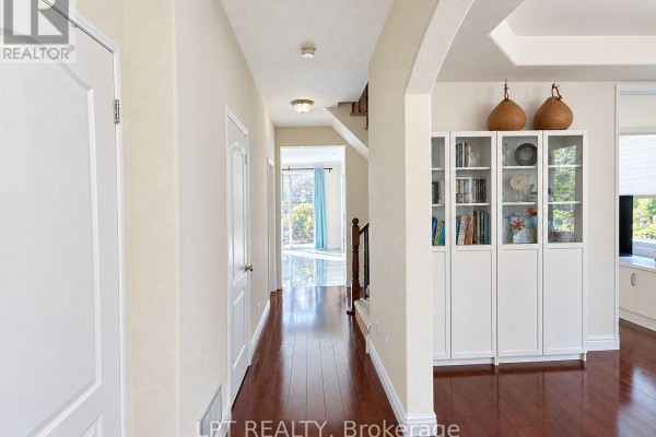 Pantry - 1 Saxony Drive, Markham, ON L6C2B2 Photo 5