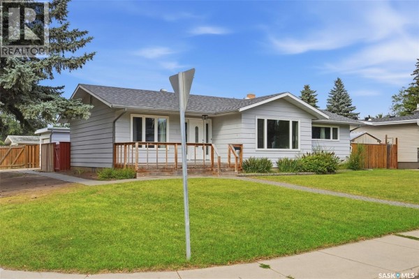 Kitchen - 1 Stephenson Crescent, Saskatoon, SK S7H3L6 Photo 2