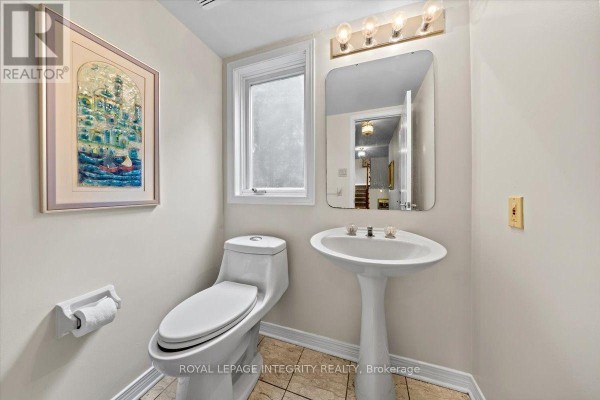 Bathroom - 1 Strathbury Street, Ottawa, ON K2G5M9 Photo 5