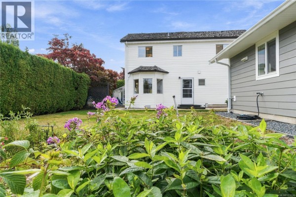 1 Sylvan Cres, Parksville, BC, photo 2