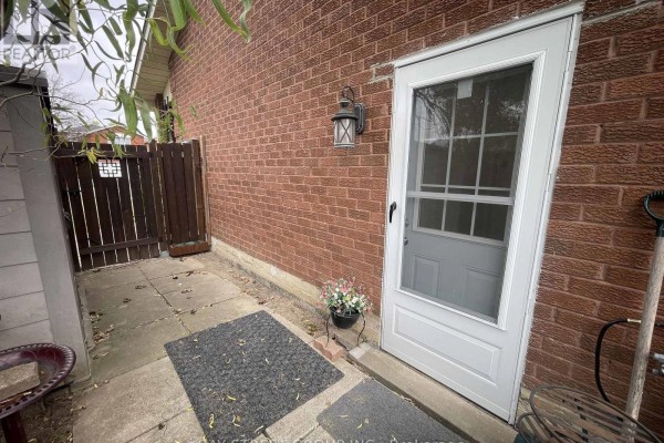 1 Tralee (lower) Street, Brampton, ON L6Z2X4 Photo 3