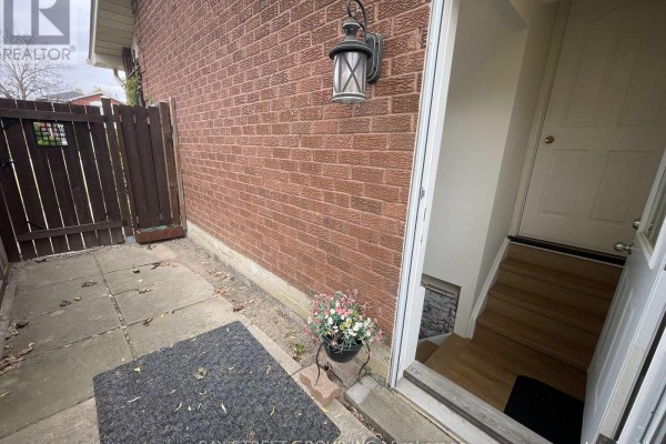 1 Tralee (lower) Street, Brampton, ON L6Z2X4 Photo 5