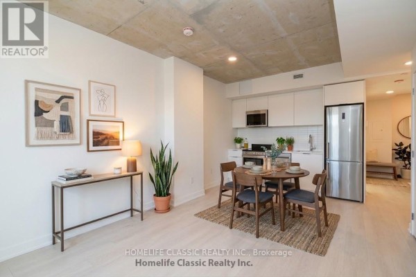 1 Vine Avenue, Toronto, ON M6P0C8 Photo 5