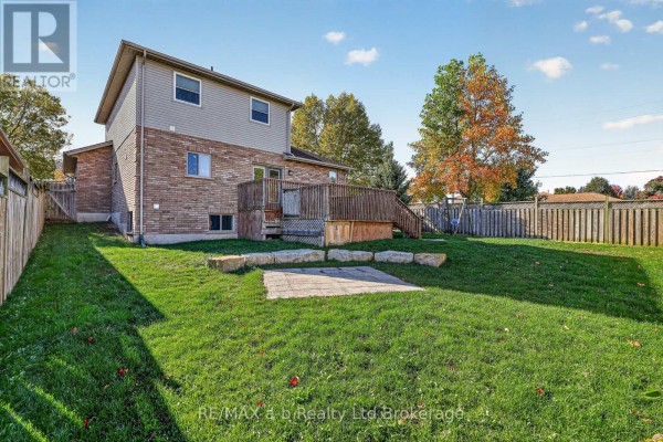 1 Wendy Calder Place, Woodstock, ON N4T1T4 Photo 2