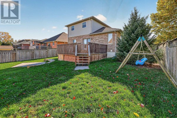 1 Wendy Calder Place, Woodstock, ON N4T1T4 Photo 3