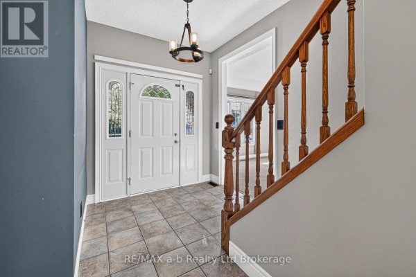 1 Wendy Calder Place, Woodstock, ON N4T1T4 Photo 4