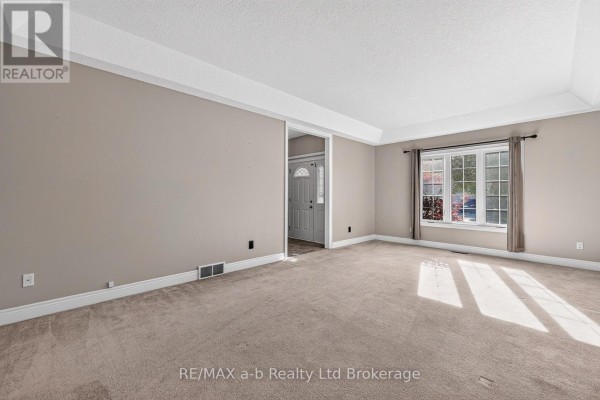 1 Wendy Calder Place, Woodstock, ON N4T1T4 Photo 5
