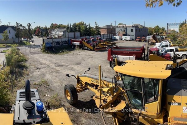 1 Whitlam Avenue, Toronto, ON, photo 3