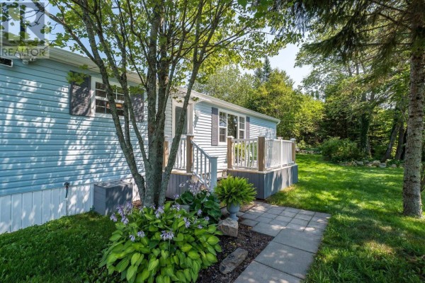 1 Wilbert Devoe Crescent, Timberlea, NS, photo 2