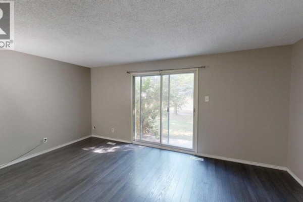 Bedroom - 10, 115 Lafayette Boulevard W, Lethbridge, AB T1K4A8 Photo 4