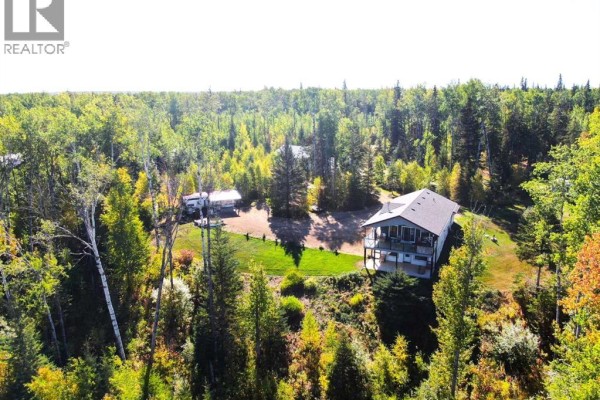 Living room - #10, 1st Avenue Key Cove Estates, Joussard, AB T0G1J0 Photo 2