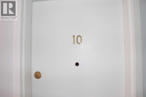 Primary Bedroom - 10, 366 94 Avenue Se, Calgary, AB T2J5P1 Photo 4