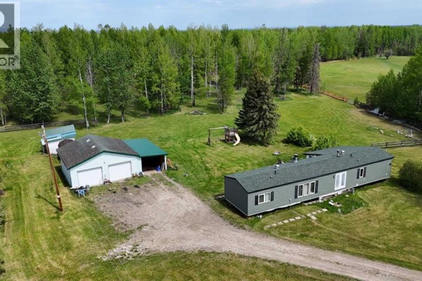 Bedroom - 10, 53407 Range Road 155, Rural Yellowhead County, AB T7E3B5 Photo 2