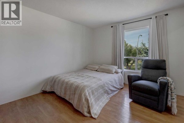 Primary Bedroom - 10, 707 Westmount Drive, Strathmore, AB T1P1A9 Photo 4