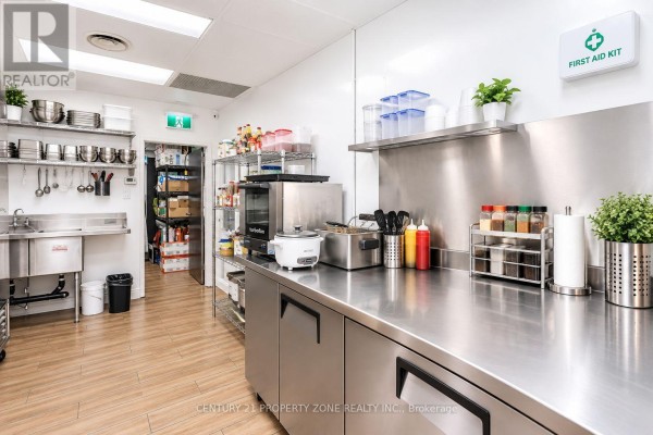 10 - 106 Humber College Boulevard, Toronto, ON M9V4E4 Photo 5