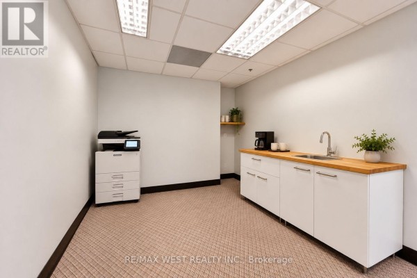 10 - 111 Regina Road, Vaughan, ON L4L8N5 Photo 5