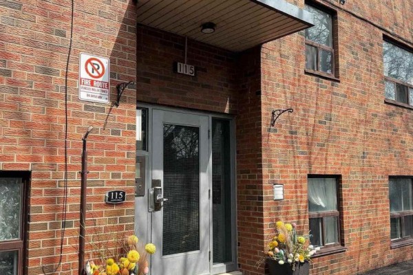 10 - 115 Eighth Street, Toronto, ON M8V3C5 Photo 2