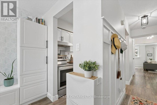 10 - 180 Highland Crescent, Kitchener, ON N2M5K5 Photo 2