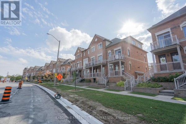 Townhouse for sale at 10 - 180 Howden Boulevard, Brampton, ON - MLS® hewIG9