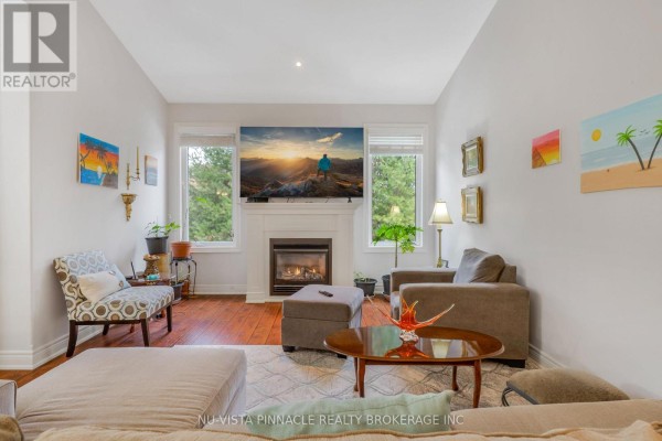Bedroom 2 - 10 - 19 Hillside Drive E, Niagara On The Lake, ON L0S1J0 Photo 5