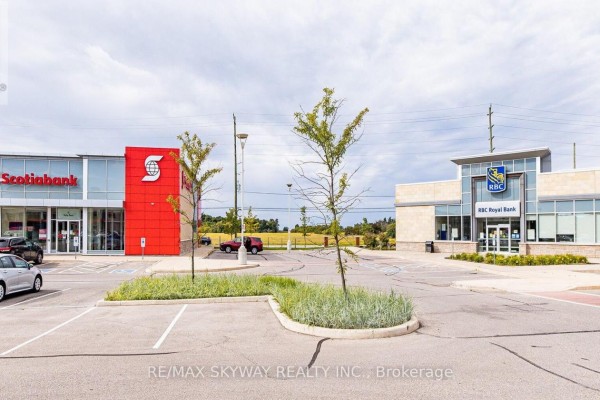 Exterior view of Scotiabank and RBC Royal Bank with parking lot - 10 - 200 Veterans Drive, Brampton