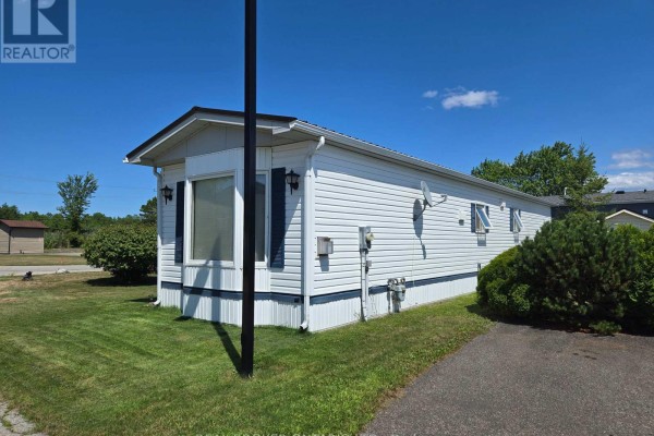 Primary Bedroom - 10 - 3033 Townline Road, Fort Erie, ON L0S1S1 Photo 4