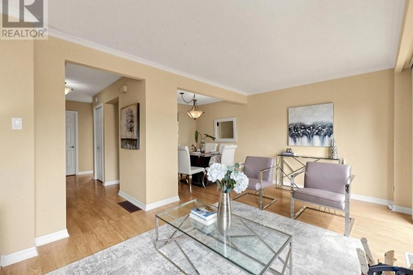 Primary Bedroom - 10 - 725 Vermouth Avenue, Mississauga, ON L5A3X5 Photo 4