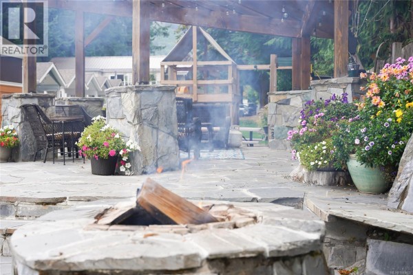 Kitchen - 10 10257 South Shore Rd, Honeymoon Bay, BC V0R1Y0 Photo 5