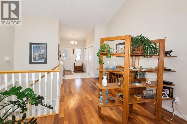 Mud room - 10 11 Eagle Crescent, Williams Lake, BC V2G4R6 Photo 5