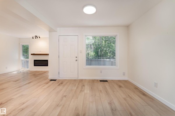 Bedroom 2 - #10 1415 62 St Nw, Edmonton, AB T6L4K1 Photo 5