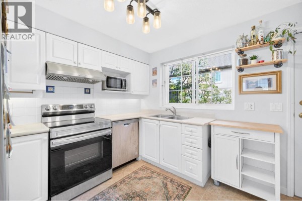10 1561 Booth Avenue, Coquitlam, BC V3K6Z9 Photo 4