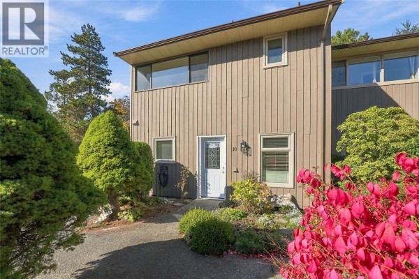 Primary Bedroom - 10 240 Higson Cres, Qualicum Beach, BC V9K2B4 Photo 2