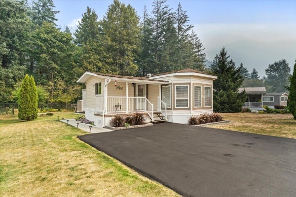 Den - 10 65367 Kawkawa Lake Road, Hope, Hope, BC V0X1L1 Photo 2
