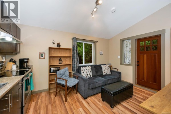 Studio - 10 6574 Baird Rd, Port Renfrew, BC V0S1K0 Photo 5