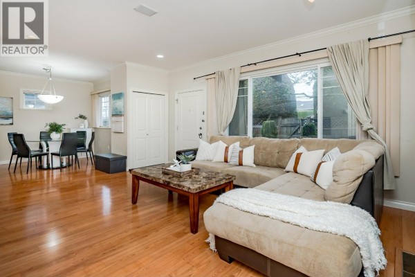 10 7060 Bridge Street, Richmond, BC V6Y2S7 Photo 2