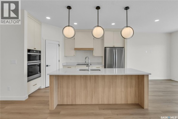 Kitchen - 10 720 Brighton Boulevard, Saskatoon, SK S7V1X1 Photo 3