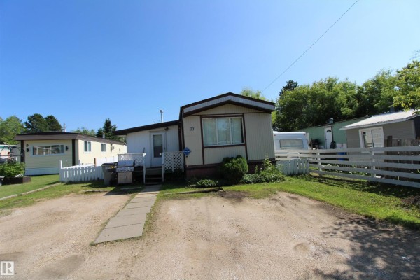Kitchen - #10 9501 104 Ave, Westlock, AB T7P1M7 Photo 2